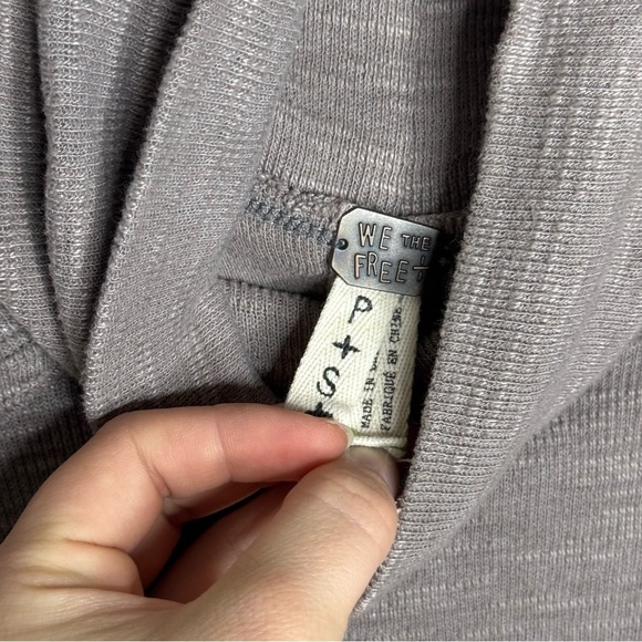 Free People We the Free - Split Back Turtleneck Ribbed Sweater
Oversized - Picture 7 of 10